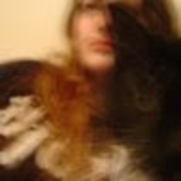 Meet your Posher! - Picture 1 of 8